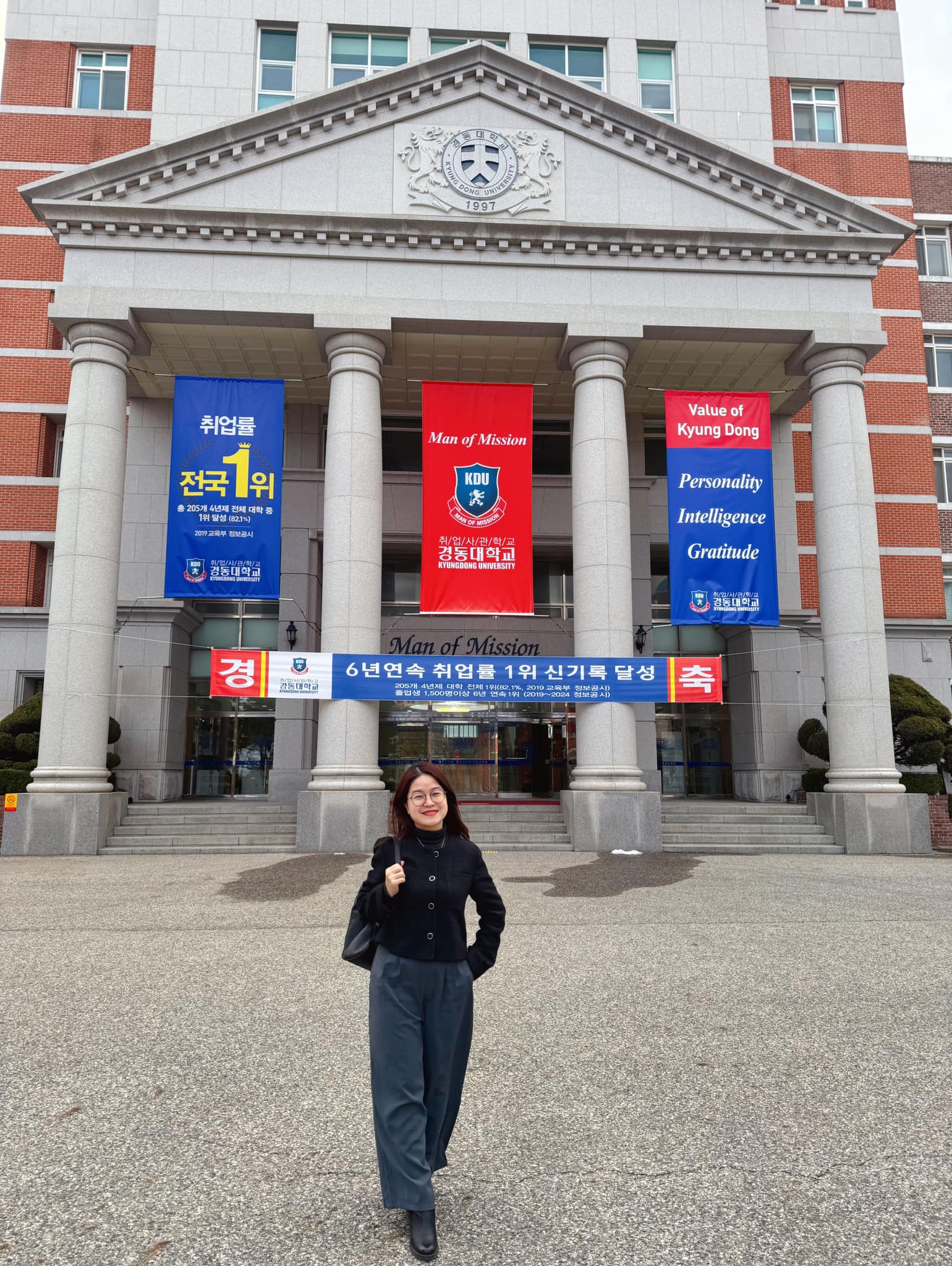 Học viên vui vẻ